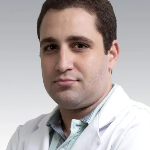 Dr. Rodrigo Macedo